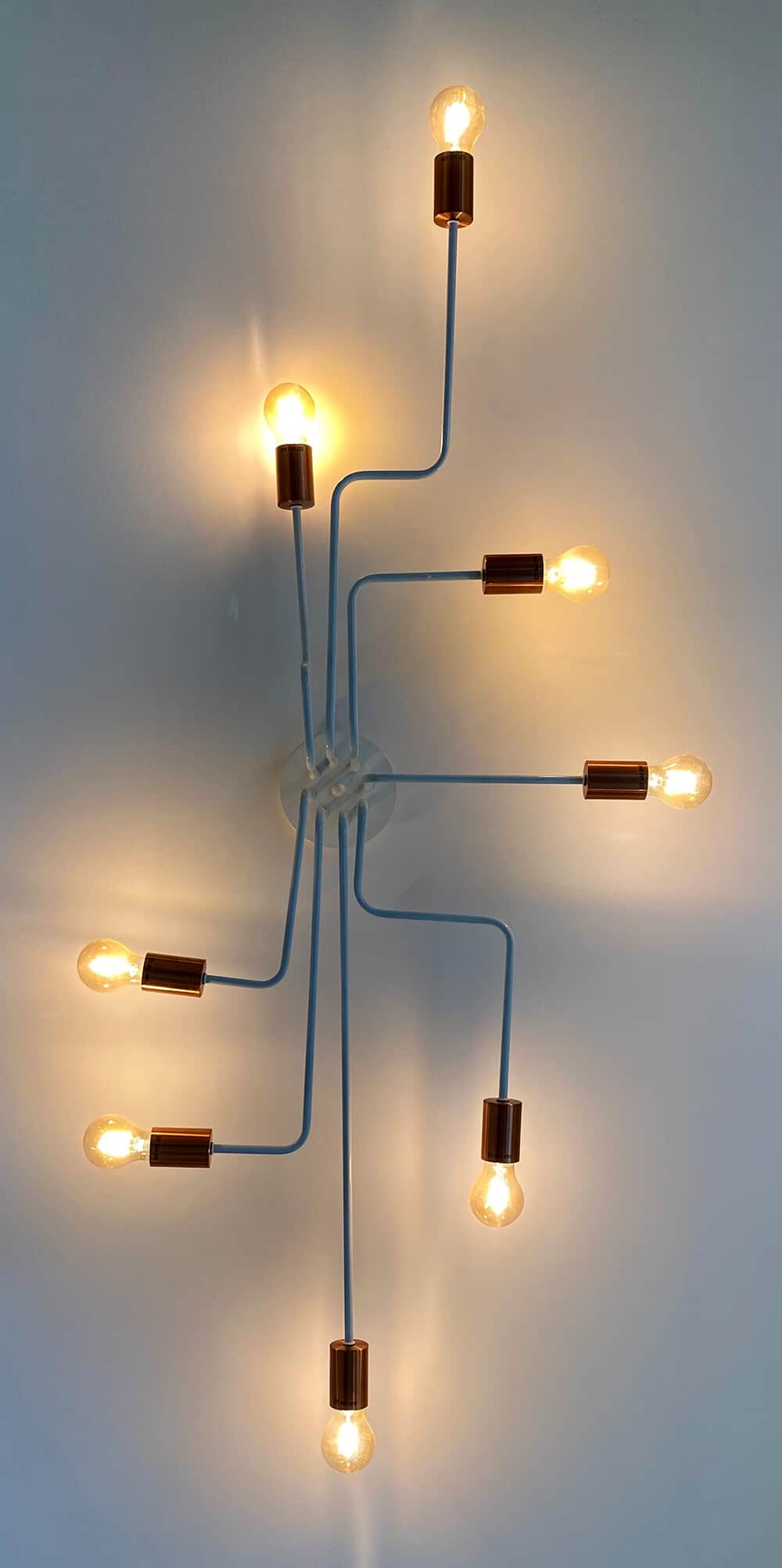 connected lightbulbs